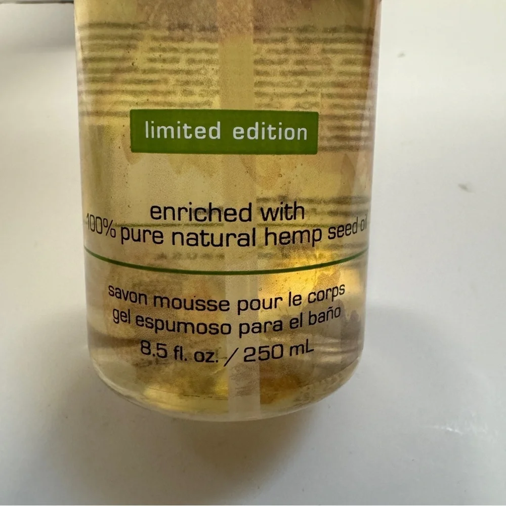 Hempz Fresh Fusions Wild Flower Chamomile Herbal Foaming Body Wash 8.5 OZ
